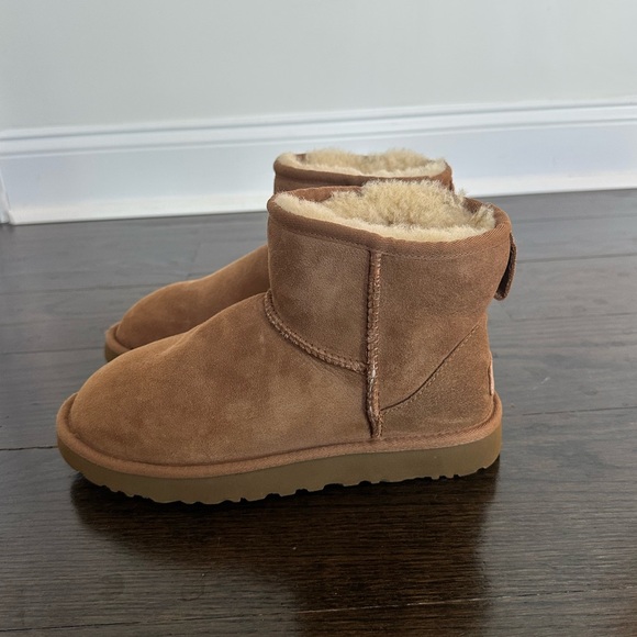 Ugg woman’s classic boot mini II size 8 - Picture 4 of 11